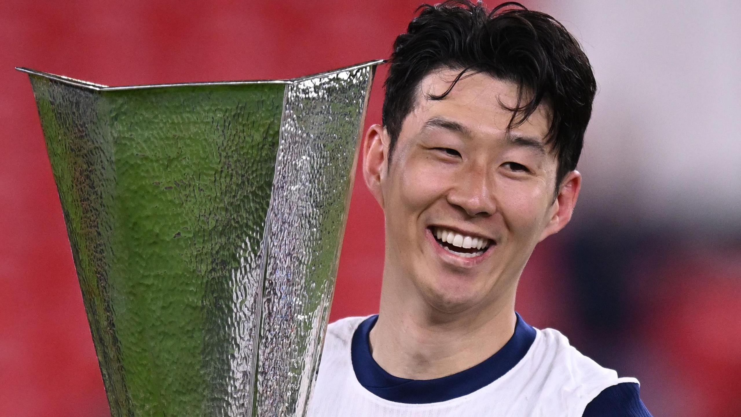 تاخیر در تصمیم‌گیری درباره آینده سون هیونگ-مین تا پس از تور آسیای تاتنهام