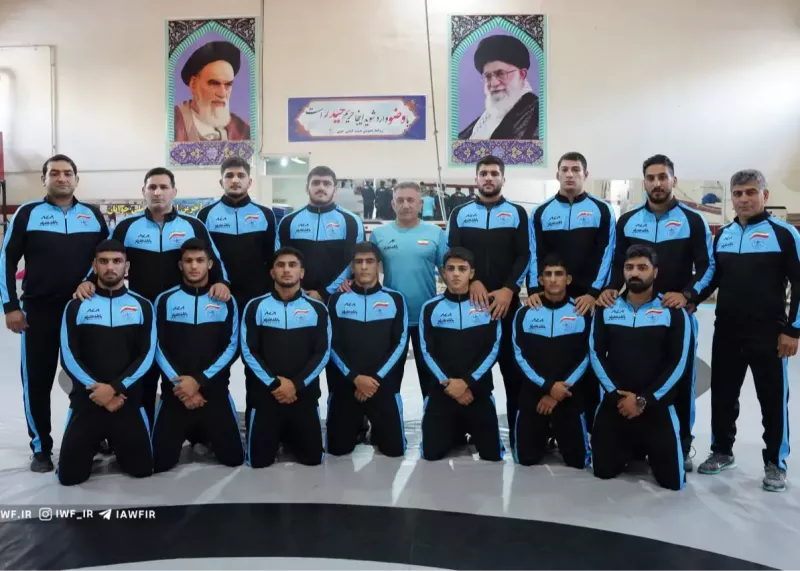 تیم ملی کشتی آزاد جوانان ایران راهی رقابت‌های قهرمانی آسیا شد