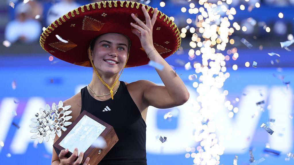 ایوا یوویچ، ۱۷ ساله، اولین قهرمانی خود در WTA را در مکزیک جشن گرفت