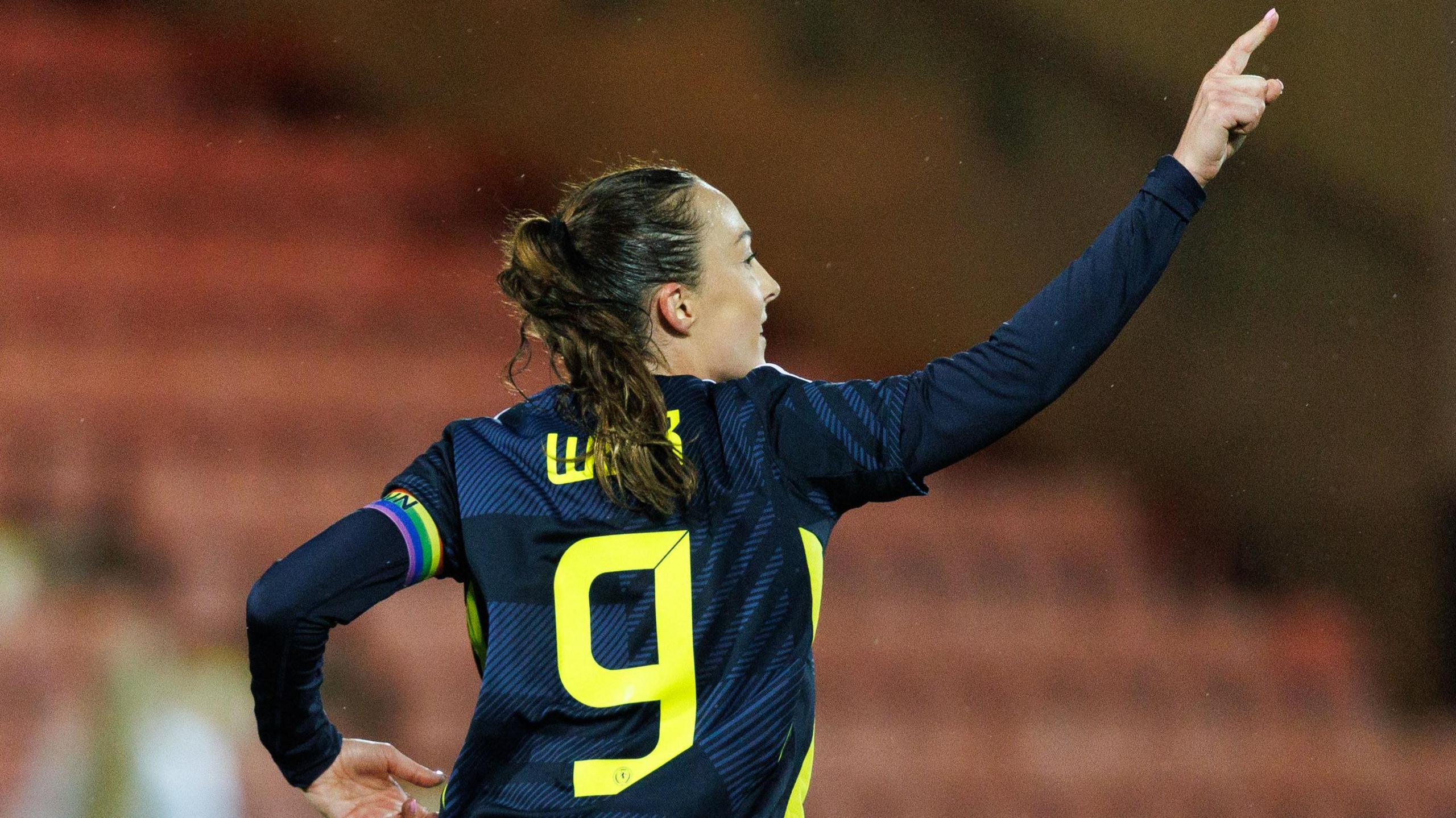کارولین ویر؛ شب خاطره‌انگیز در دانفرملین و دستیابی به رؤیا