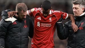 آسیب‌دیدگی ایساک در پیروزی پرهرج‌ومرج لیورپول مقابل تاتنهام؛ دغدغه‌های جدید برای اسلات