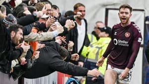 هارتس، مدعی قهرمانی لیگ اسکاتلند؛ مک‌اینس: هنوز بهتر خواهیم شد