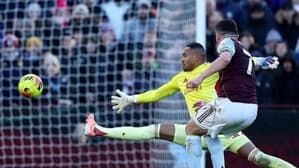 ادامه افت ناتینگهام فارست؛ دایچ خواهان نگاه واقع‌بینانه شد