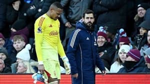 پایان فصل برای جان ویکتور؛ دروازه‌بان ناتینگهام فارست با مصدومیت جدی زانو