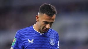 انتقاد از کریستال پالاس به دلیل ناکامی انتقال دوایت مک‌نیل