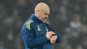 مفهوم «از دست دادن رختکن» در فوتبال، علل و پیامدها