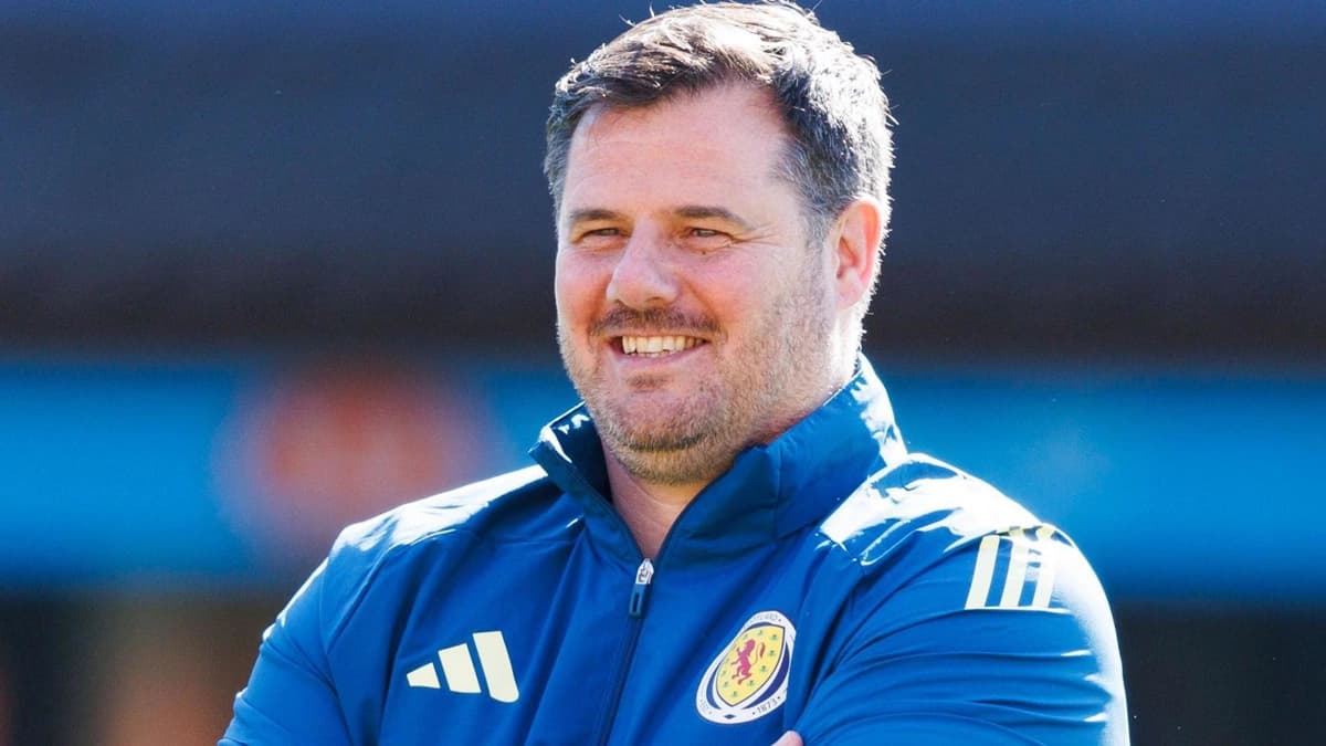 مک‌آردل سرمربی تیم ملی فوتبال زنان ایرلند شمالی شد