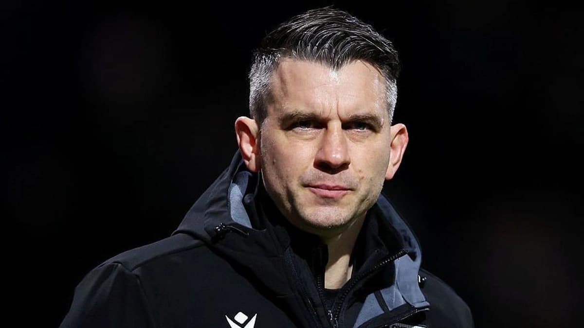 ادای احترام آکسفورد یونایتد به آملیا اپلین، بازیکن نوجوان از دست‌رفته