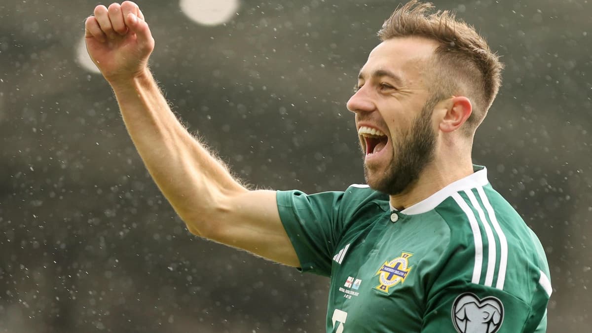 بازگشت کانر مکمنامین به ترکیب ایرلند شمالی؛ هدفی بزرگ برای ملیپوش ۳۰ ساله