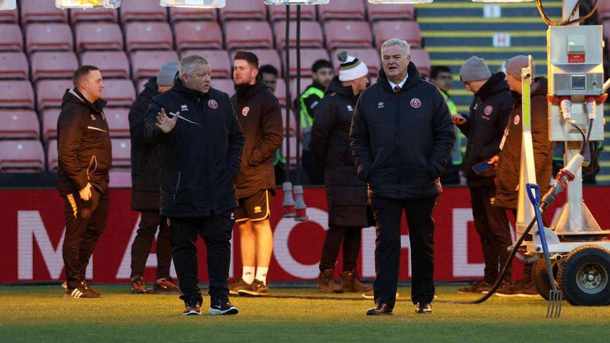 لغو مسابقات لیگ فوتبال انگلیس به دلیل سرمای شدید