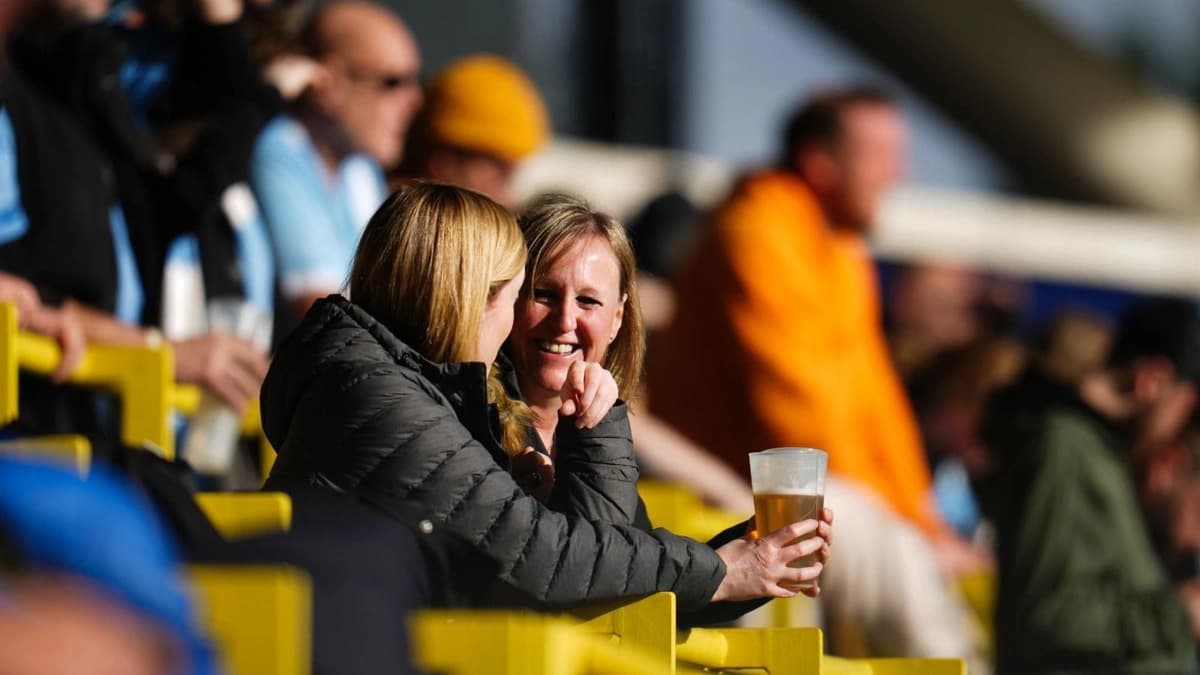 بازخورد مثبت هواداران درباره آزمایش مصرف الکل در لیگ فوتبال زنان انگلیس