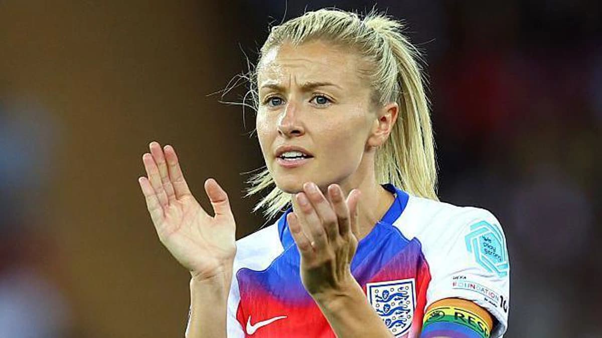بازگشت لیا ویلیامسون به تیم ملی فوتبال زنان انگلیس برای مقدماتی جام جهانی ۲۰۲۷