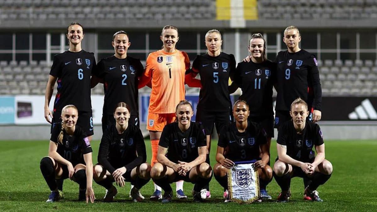 انتخاب ترکیب اصلی تیم ملی زنان انگلیس مقابل ایسلند