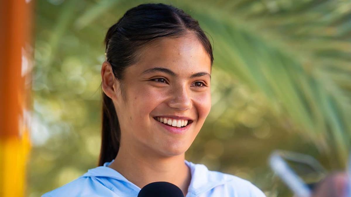 تلاش اِما رادوکانو برای بازگشت به شیوه بازی طبیعی خود با کمک مربیان مختلف