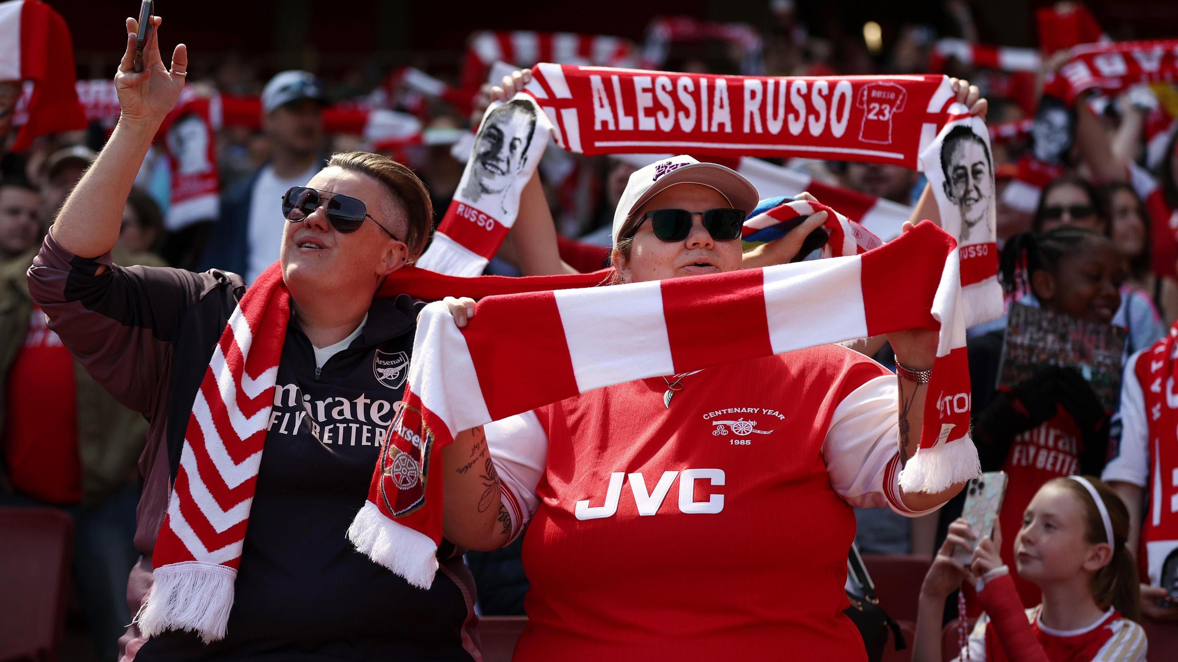 کاهش حضور تماشاگران در لیگ فوتبال زنان: دلایل و پیامدها