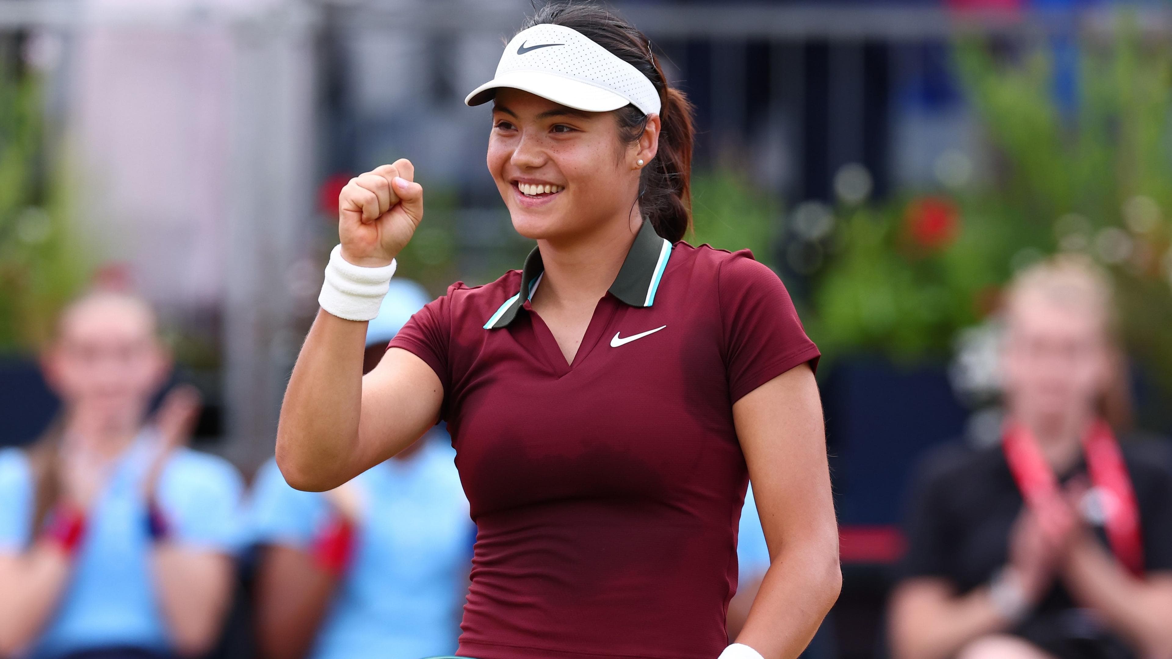 درخشش رادوکانو و بولتر در مسابقات تنیس کوئینز؛ روزهای خاص برای بانوان تنیس بریتانیا