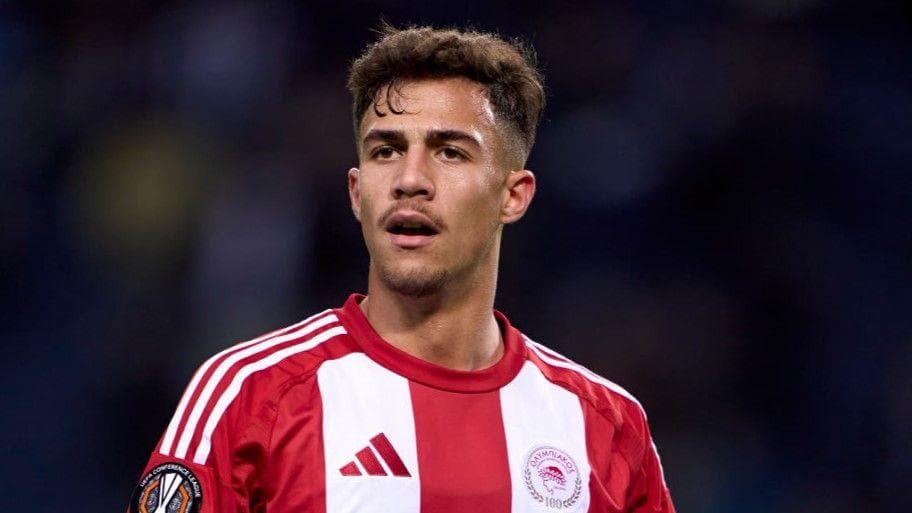 کاستولاس یونانی با قراردادی ۲۹.۸ میلیون پوندی به برایتون پیوست