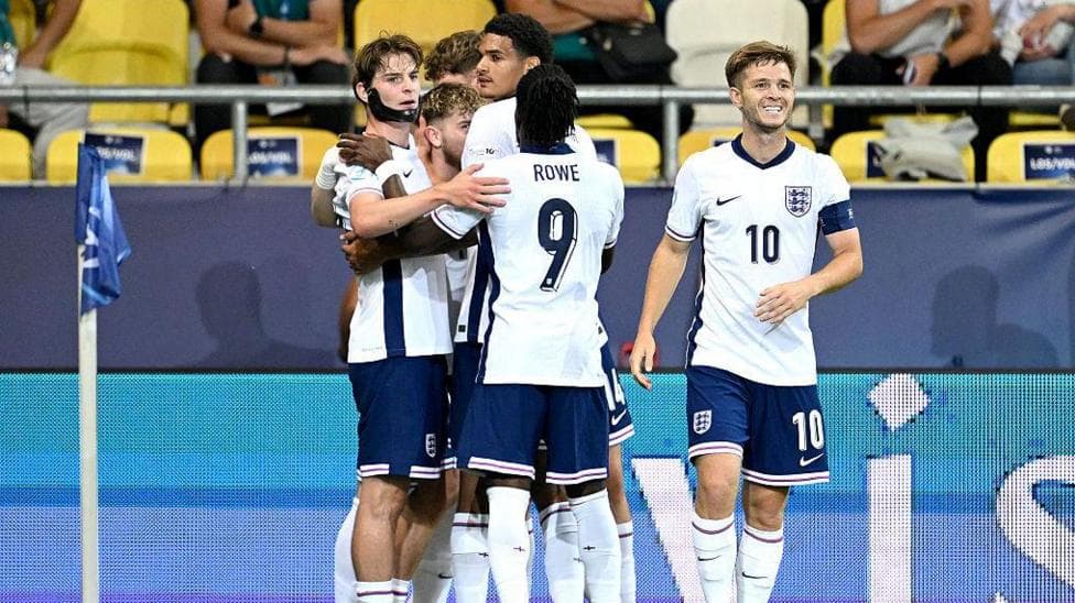 چرا بازیکنان ۲۳ ساله می‌توانند در مسابقات یورو زیر ۲۱ سال بازی کنند؟