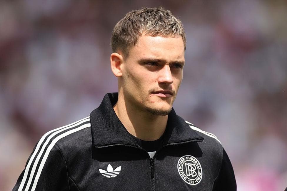 افزونه‌ها (Add-ons) در نقل و انتقالات فوتبال چگونه کار می‌کنند؟