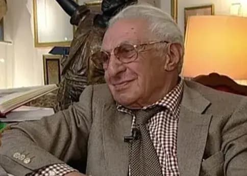 ساختمان شیشه‌ای صدا و سیما و نقش عبدالعزیز فرمانفرمائیان در معماری ایران