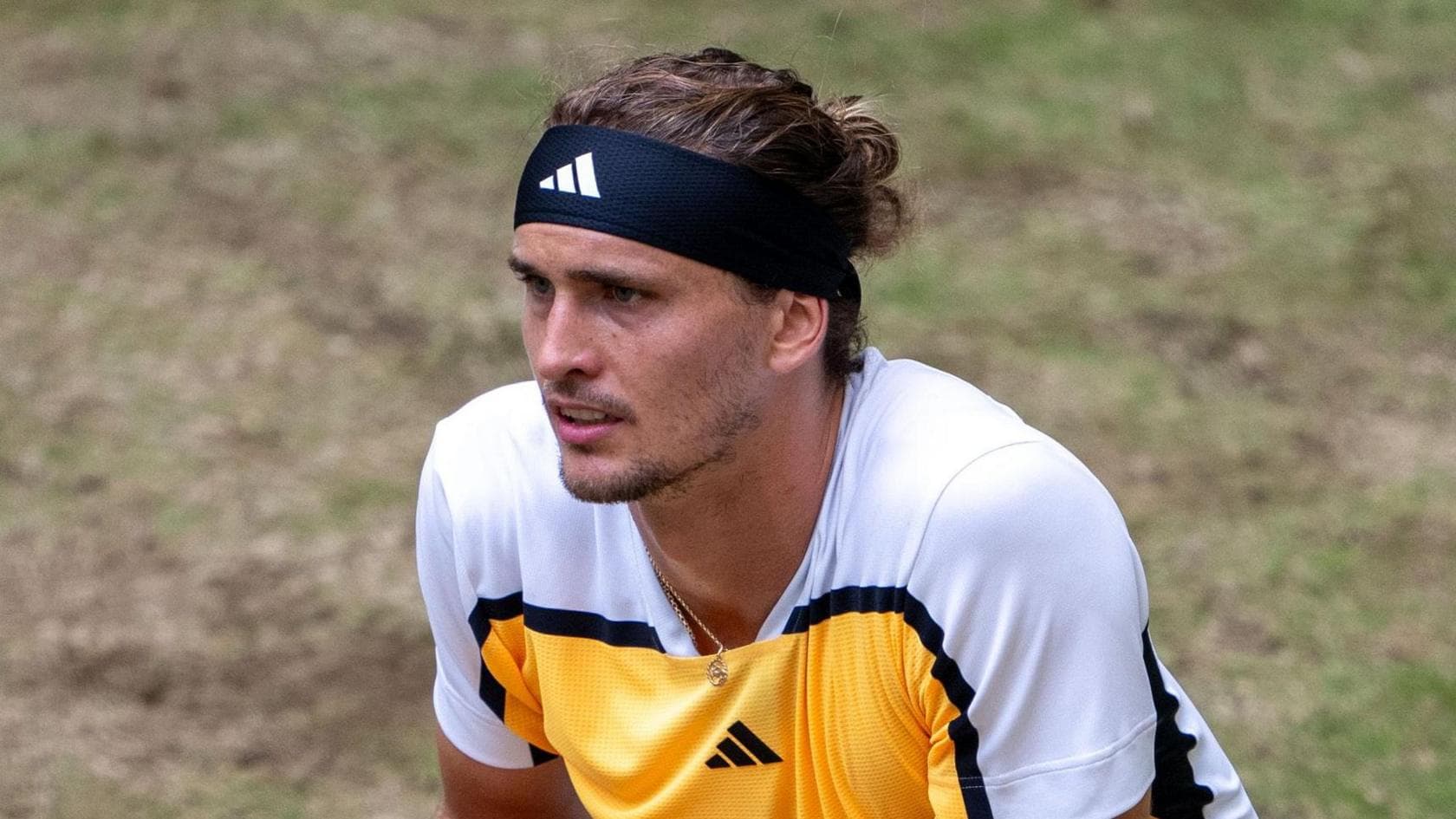 حادثه در مسابقات تنیس هاله: تماشاگر بر اثر سقوط بنر تبلیغاتی راهی بیمارستان شد