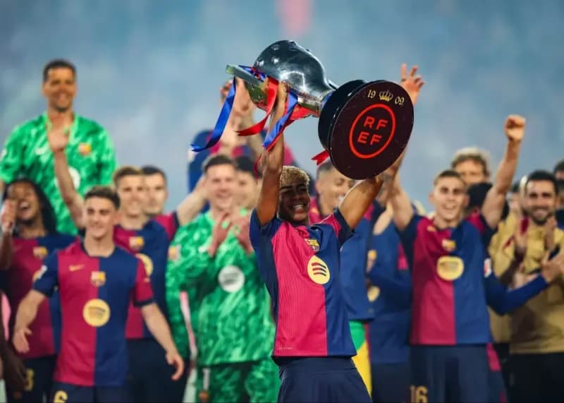 پیام ویژه بارسلونا به لامین یامال: مراقب باش خودت را در تشویق‌ها گم نکنی!