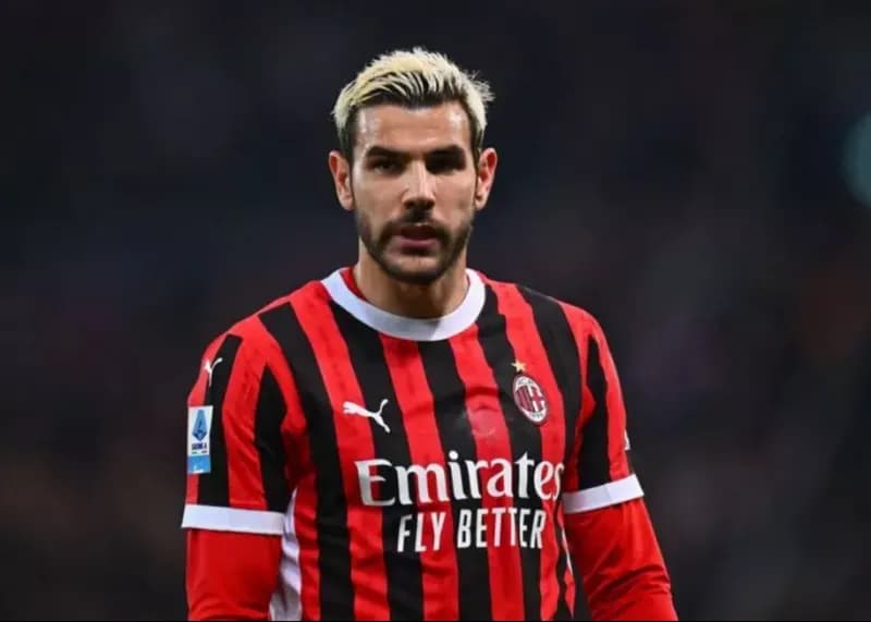 غیبت تئو هرناندز در اردوی پیش‌فصل میلان؛ انتقال قریب‌الوقوع به الهلال
