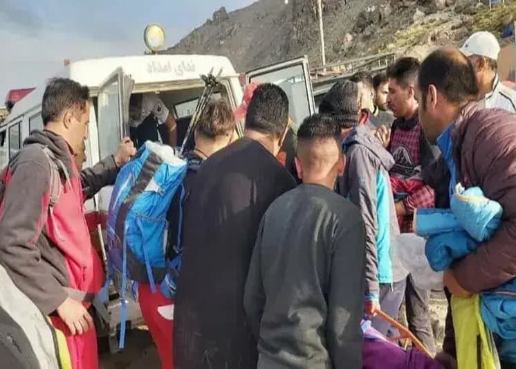 نجات ۲۲ کوهنورد در ارتفاعات سبلان؛ تلاش برای یافتن ۲ نفر دیگر ادامه دارد