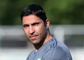 وحید هاشمیان پیش از سایر بازیکنان پرسپولیس به اردوی ترکیه می‌رود