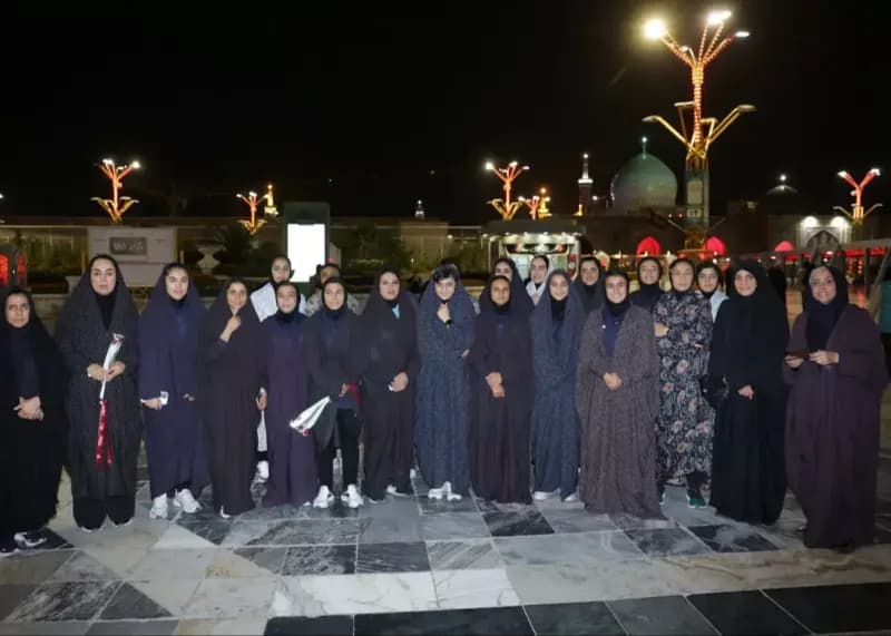 زنان ملی‌پوش ایران به زیارت امام رضا(ع) رفتند