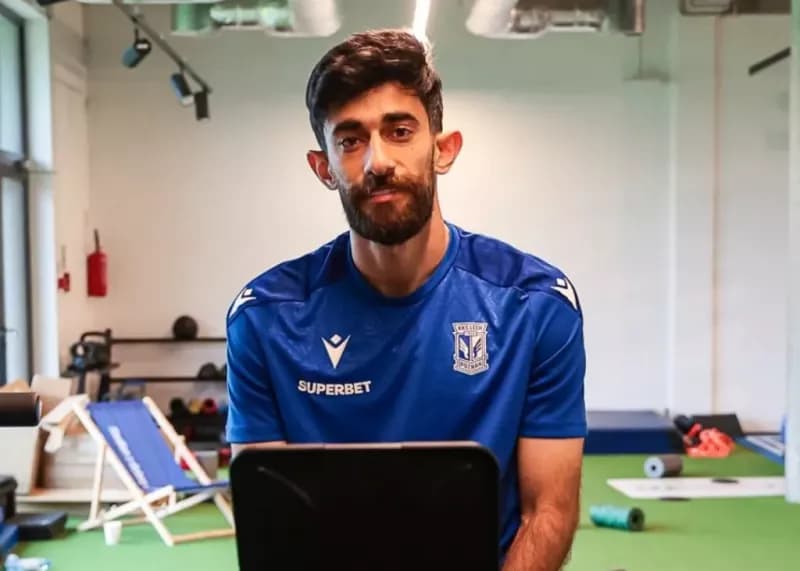 بازگشت علی قلی‌زاده به تمرینات لخ پوزنان؛ آماده برای فصل جدید