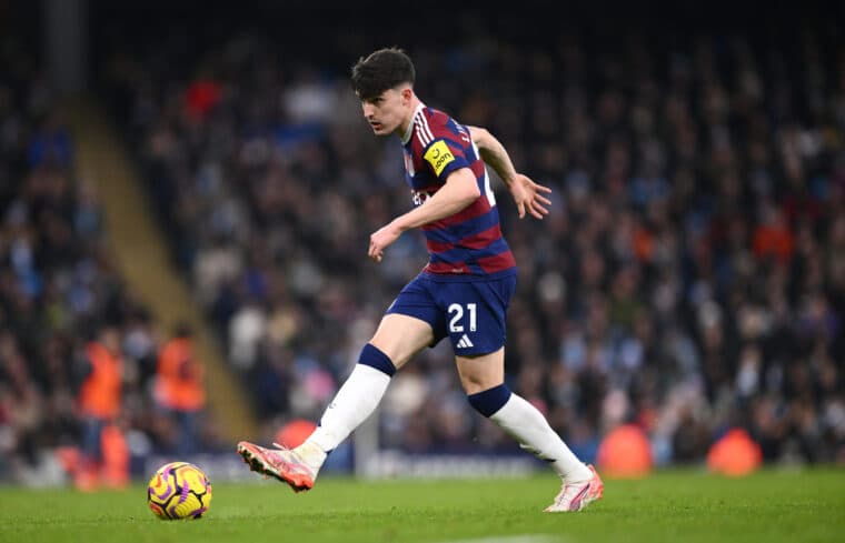 تلاش نیوکاسل برای تمدید قرارداد تینو لیورامنتو و مقابله با علاقه مندی منچسترسیتی