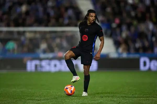 منچسترسیتی به مدافع ۵۰ میلیون یورویی بارسلونا چشم دوخته است