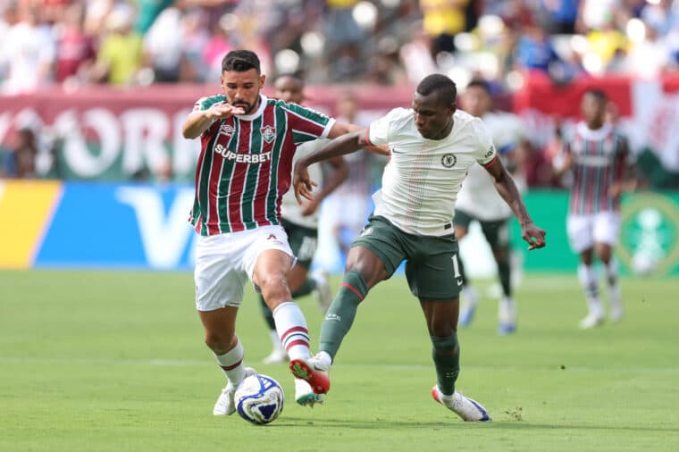 نیکولاس جکسون پیشنهاد تیم‌های سری آ را رد کرد و ماندن در لیگ برتر را اولویت قرار داد