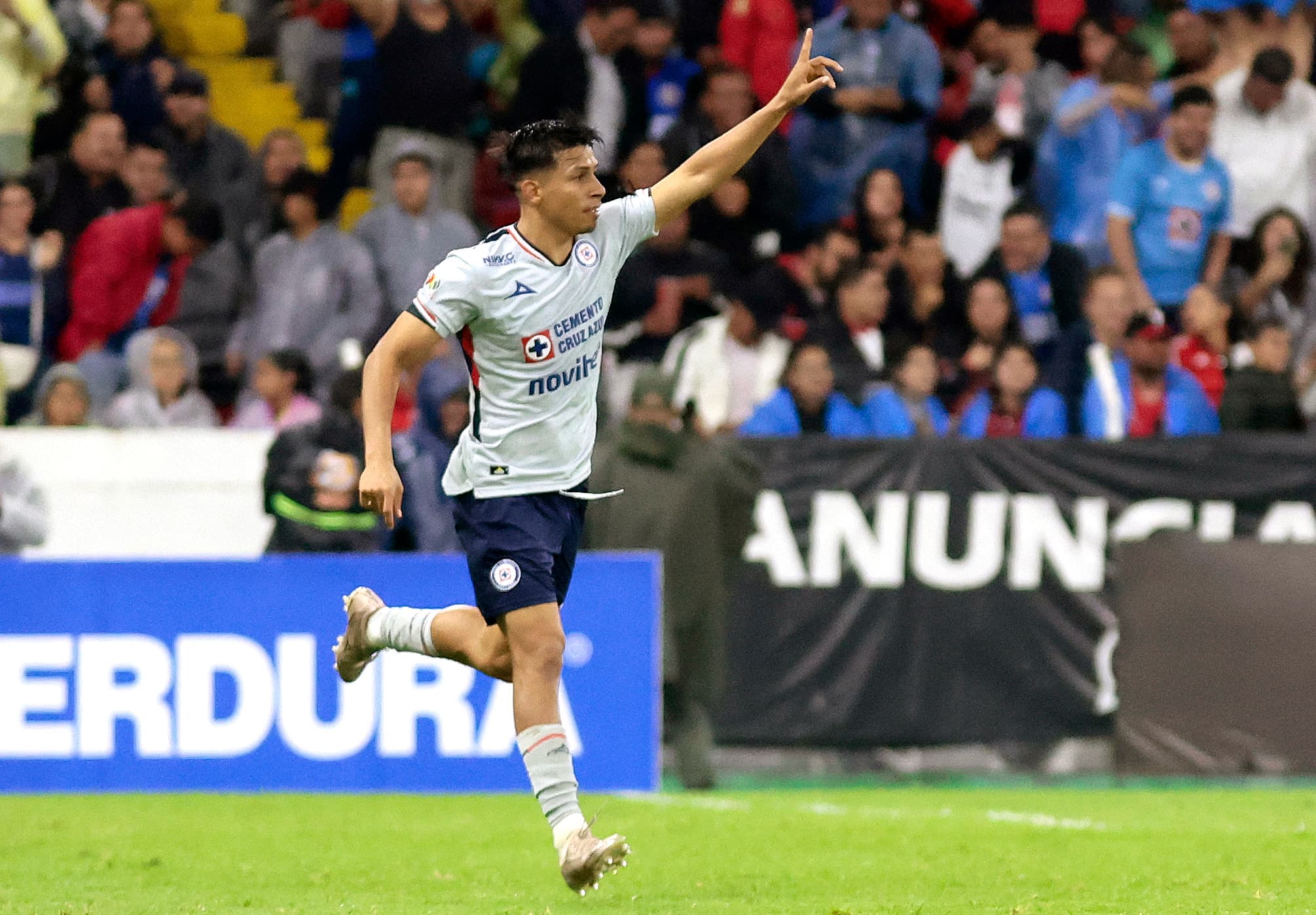 ستایش تیتو ویلا از تلاش‌های آنخل سپولودا در تیم کروز آزول