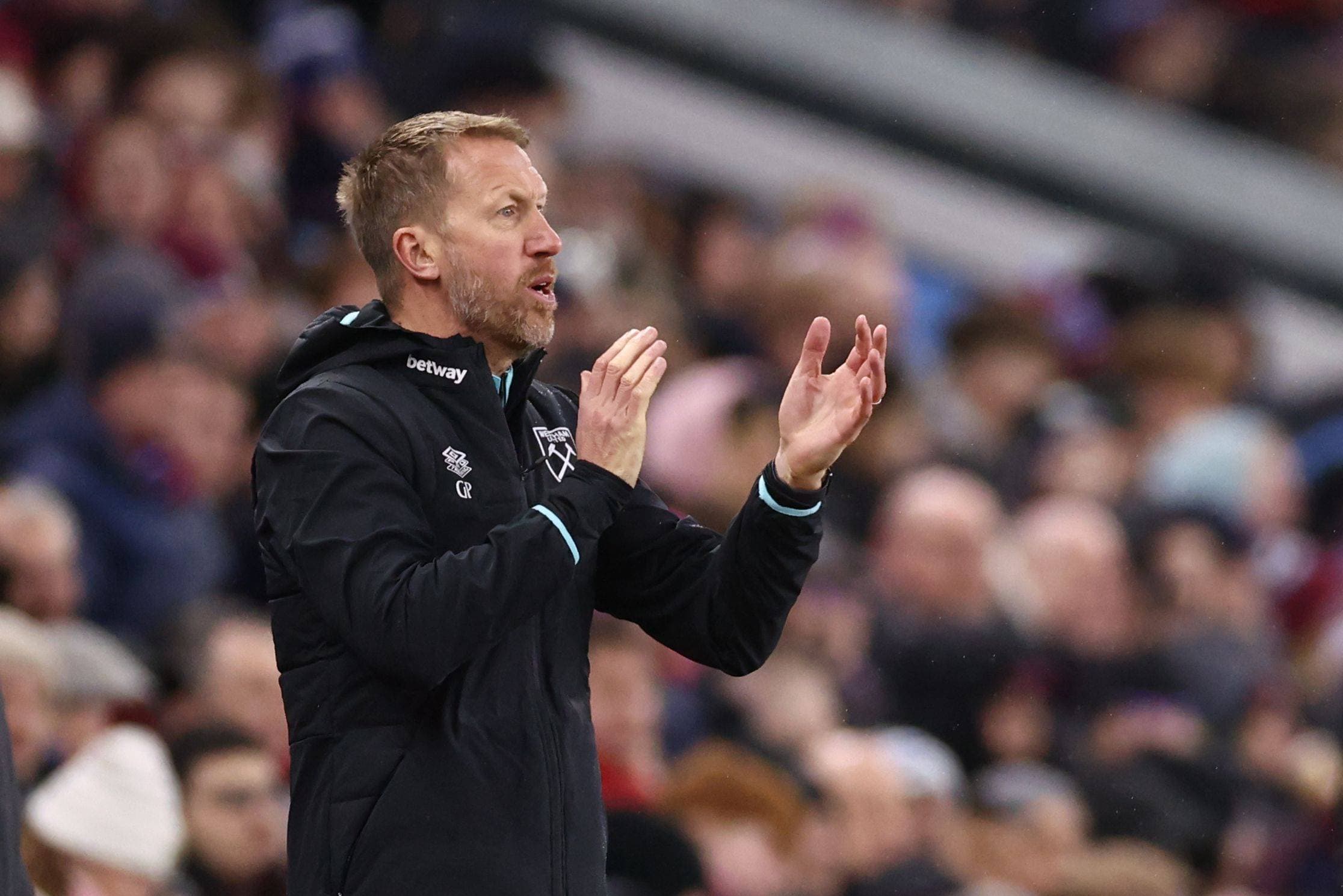 وستهم به دنبال جذب رومانو اشمید؛ رقابت با استون ویلا و فولام برای هافبک بوندس‌لیگا