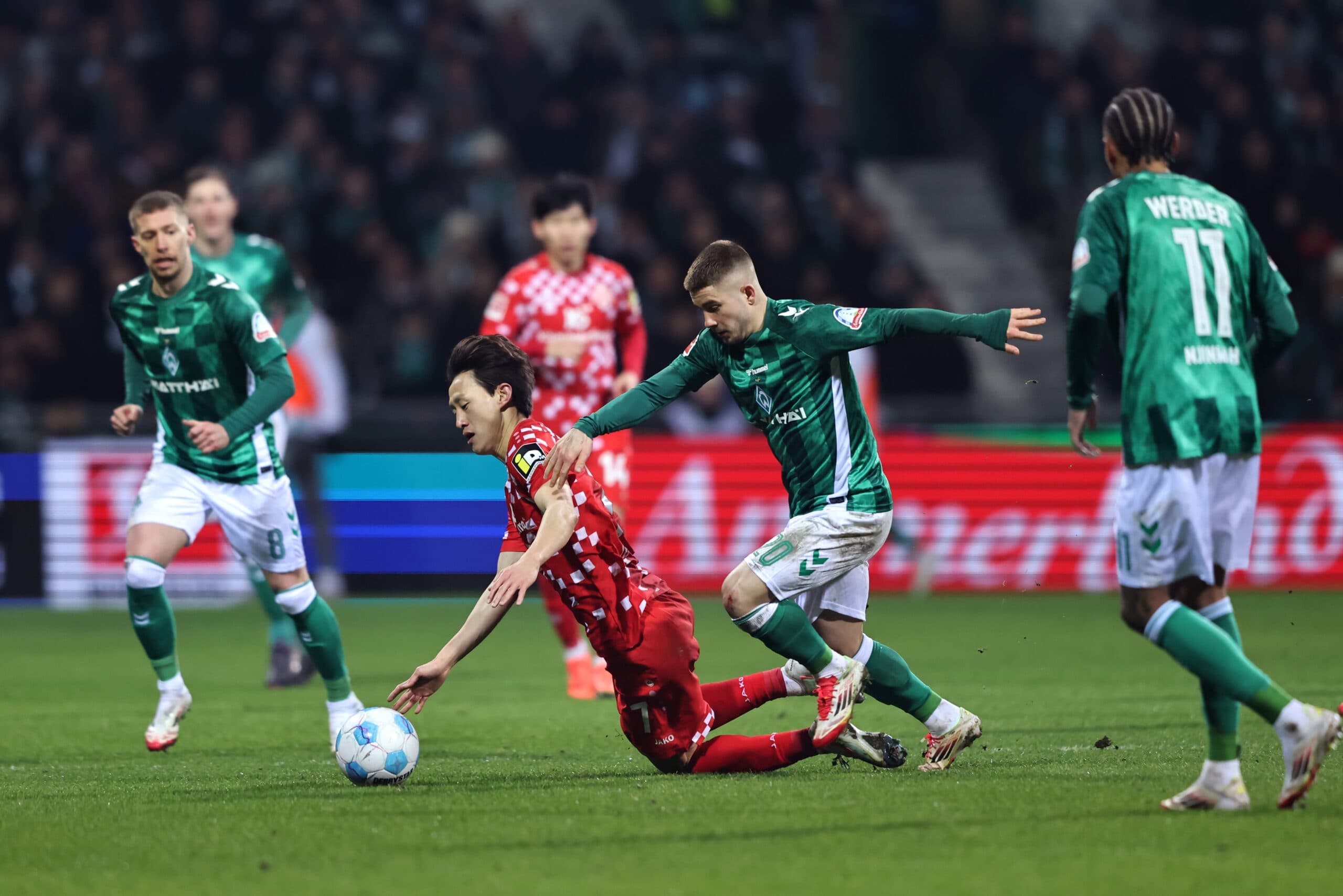 آستون ویلا در رقابت با دو تیم لیگ برتری برای جذب ستاره بوندس‌لیگا: چرا باید برای این انتقال تلاش کنن