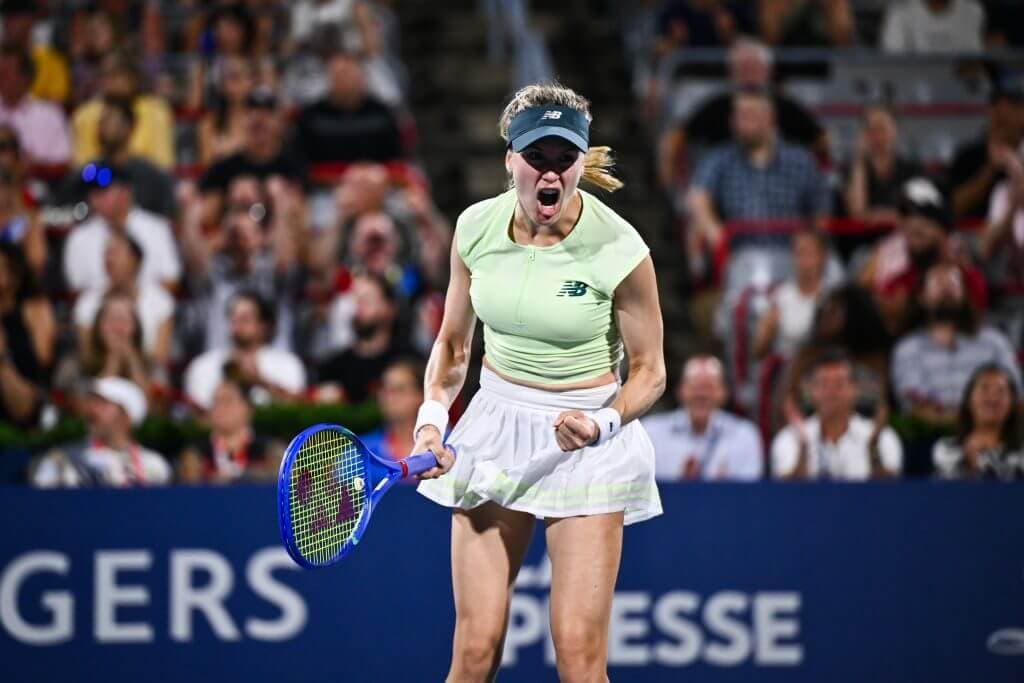 پیروزی تاریخی اوژنی بوشار در افتتاحیه مسابقات اپن کانادا و تعویق بازنشستگی