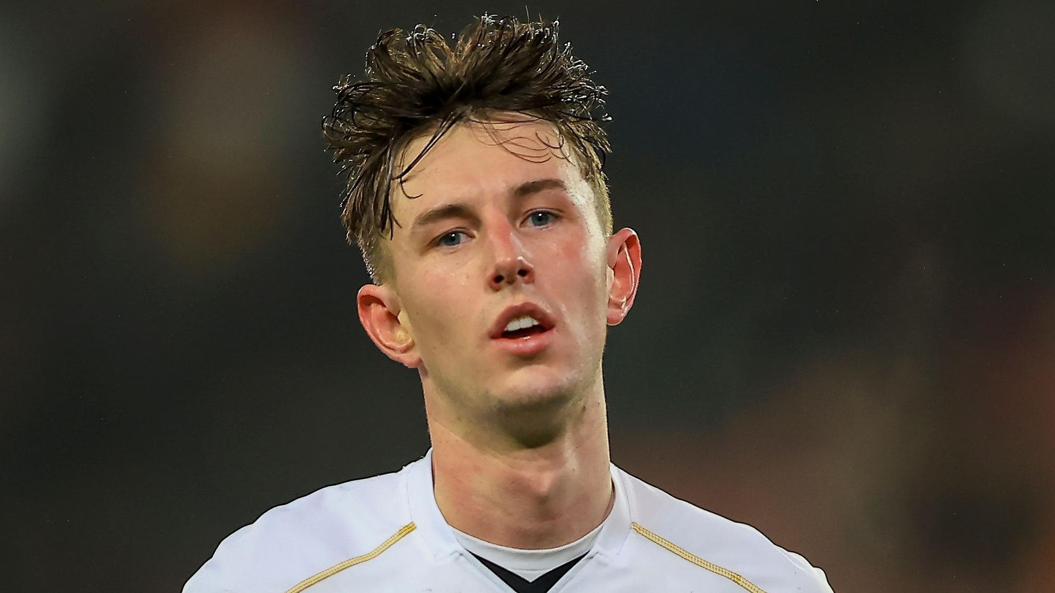 هافبک نیوکاسل، جو وایت، به صورت قرضی به لیتون اورینت پیوست