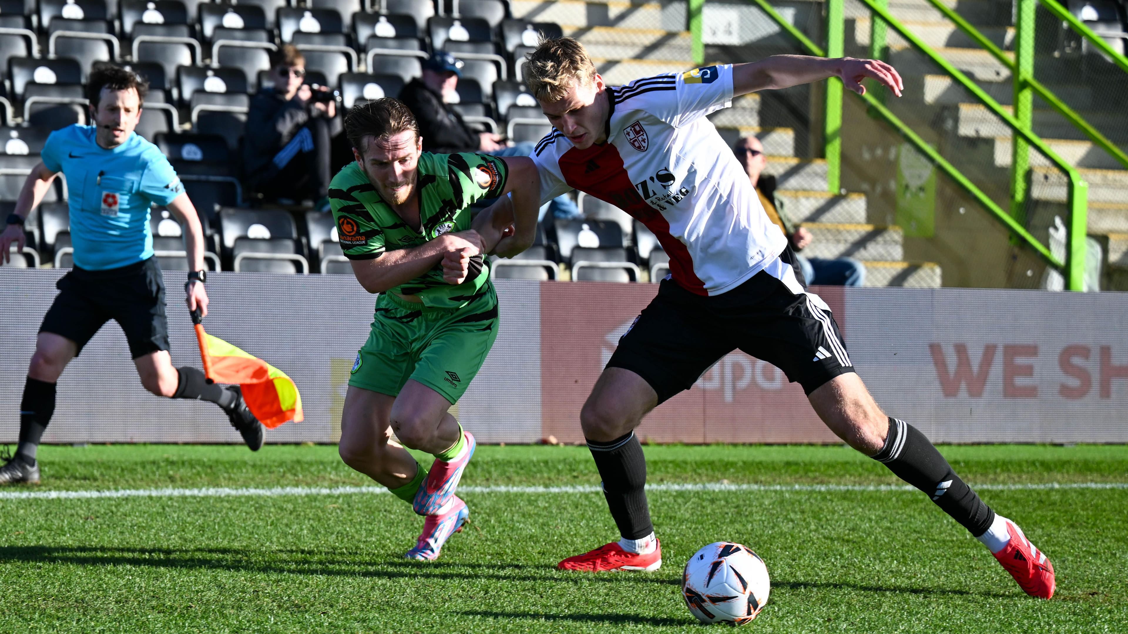 مازیونیس لیتوانیایی به صورت قرضی به چلتنهام تاون پیوست