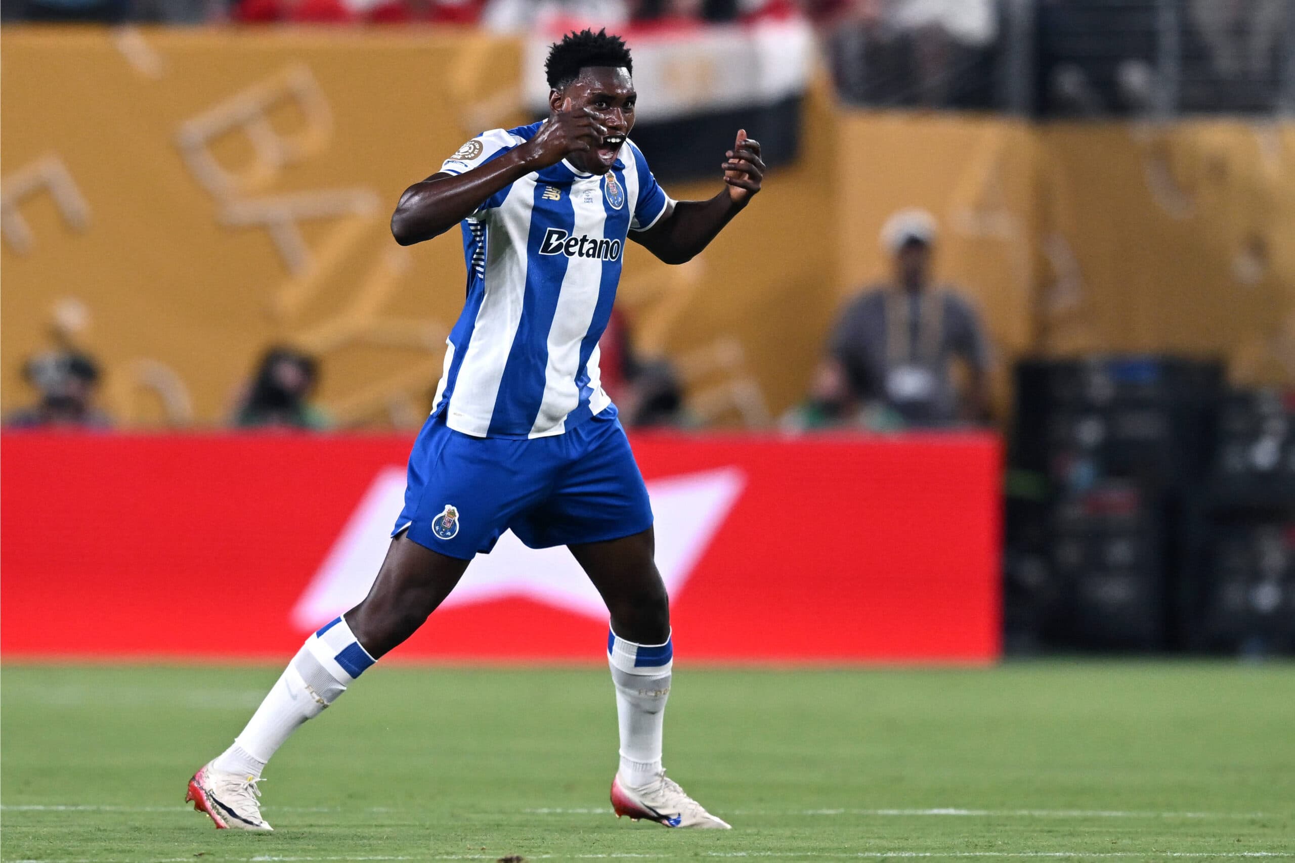 تمایل استون ویلا به جذب سامو آگهیوا، مهاجم پورتو با مبلغ ۵۵ میلیون پوند