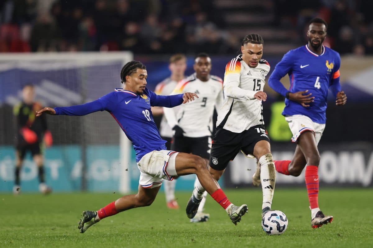 ناتان زی‌زی، مدافع فرانسوی به تیم نیوم عربستان پیوست