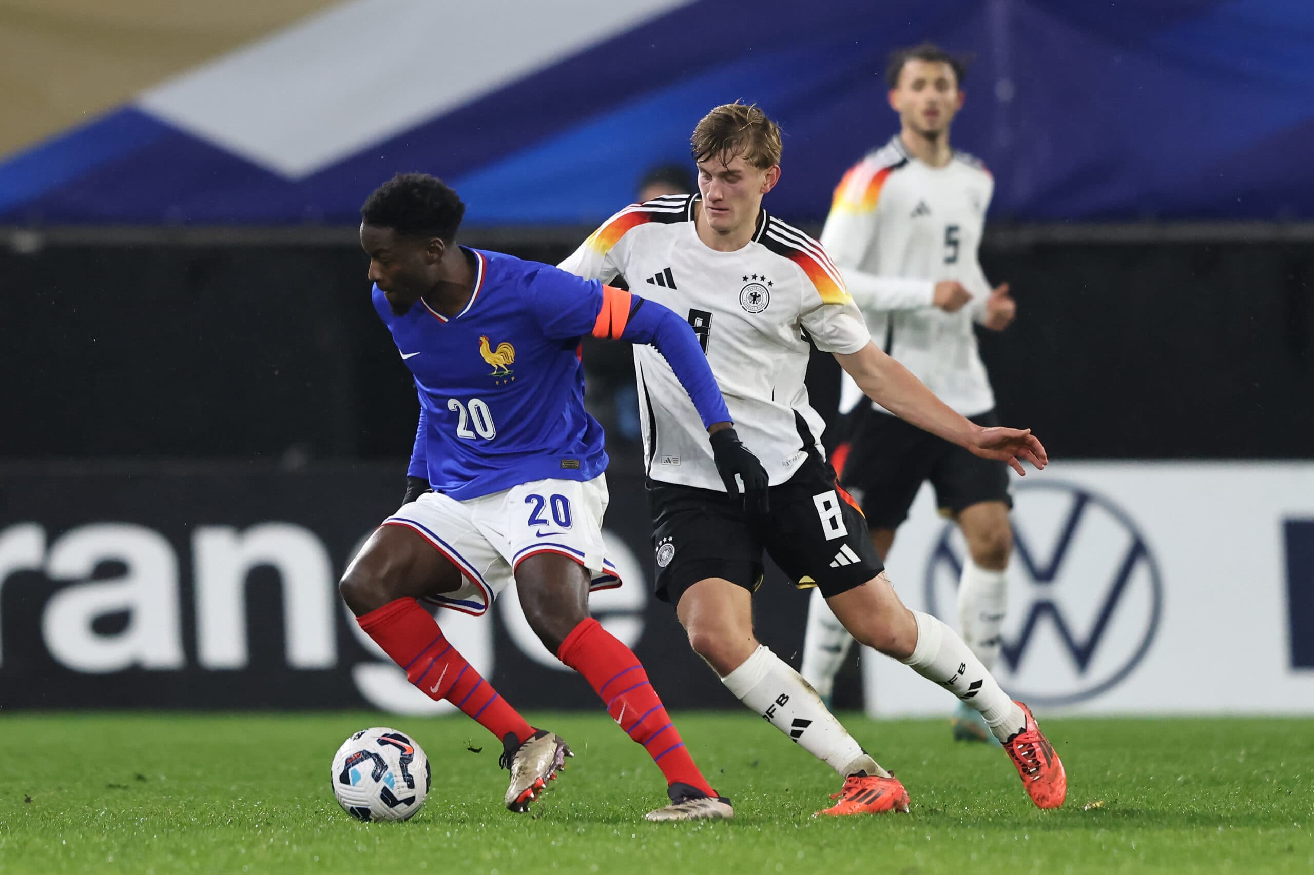 علاقه منچستریونایتد به جذب لوچین آگومه، هافبک سویا؛ آیا آمرم باید برای جذب او اقدام کند؟