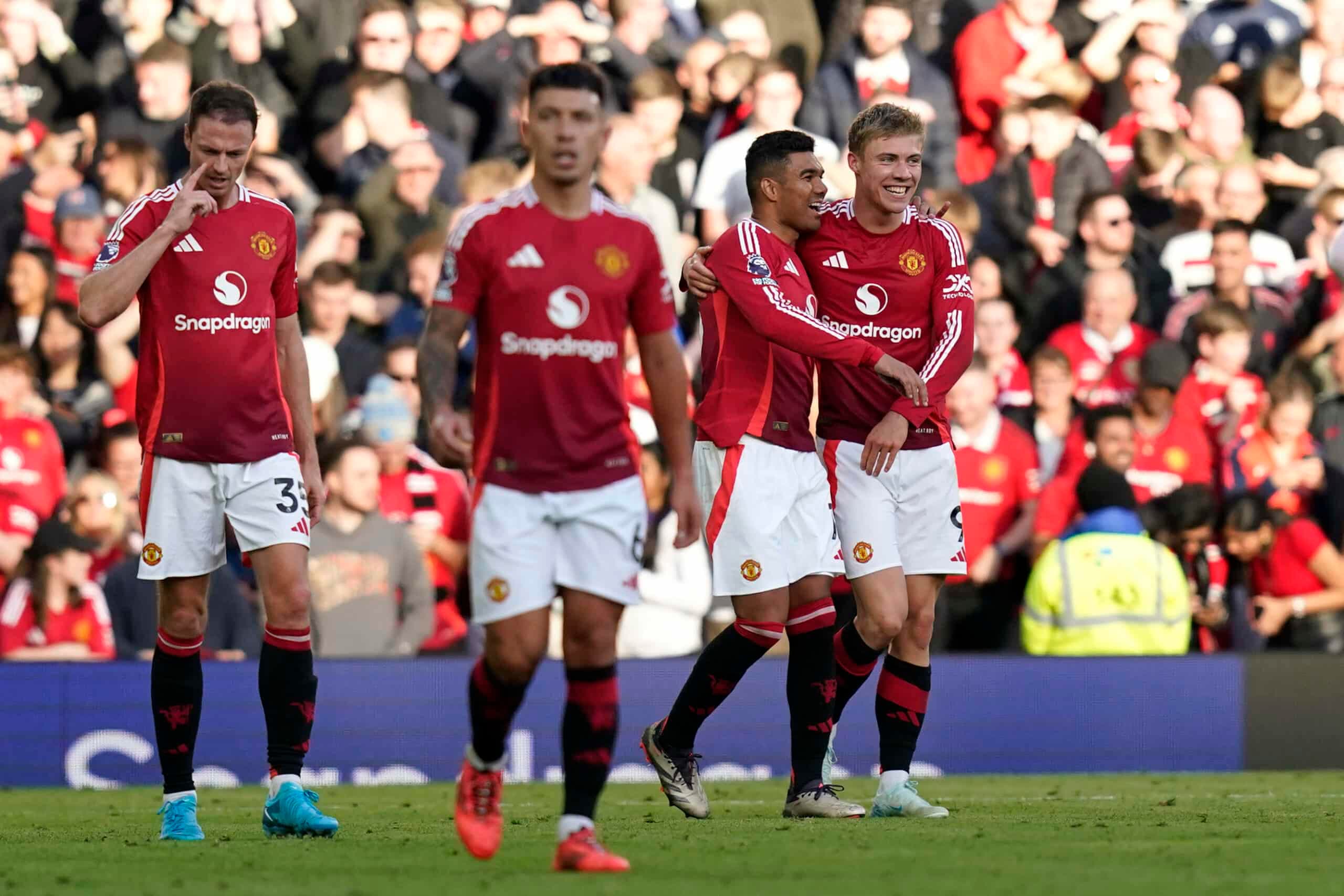 منچستریونایتد آماده بررسی پیشنهادها برای راسموس هویلوند؛ آینده مهاجم دانمارکی چه می‌شود؟