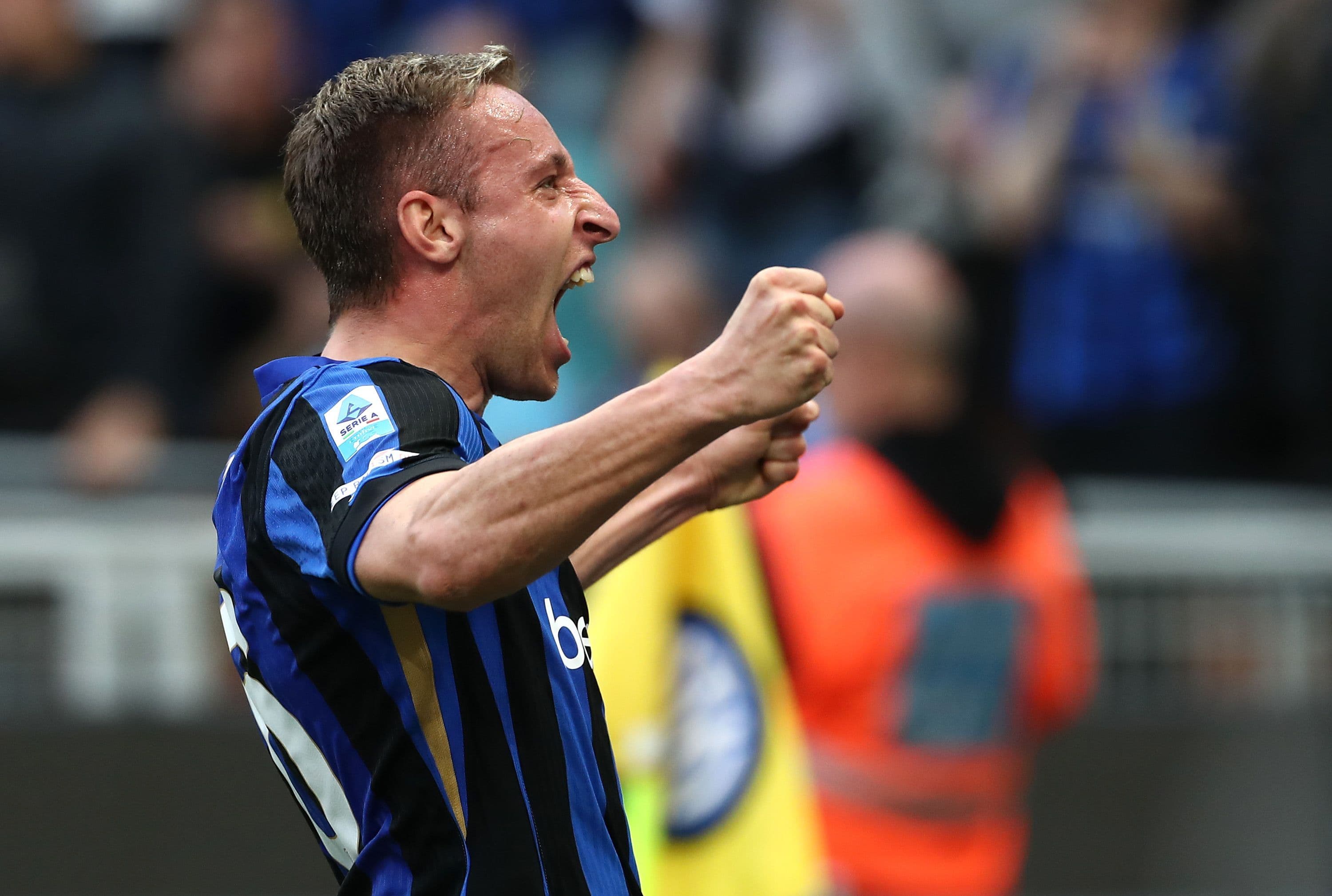 تمدید قرارداد داویده فراتزی با اینتر میلان، تحول جدید در خط میانی نراتزوری