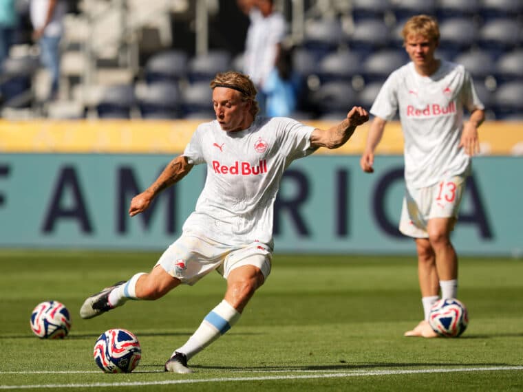 ناتینگهام فارست به دنبال جذب مادس بیدسترپ هافبک سالزبورگ