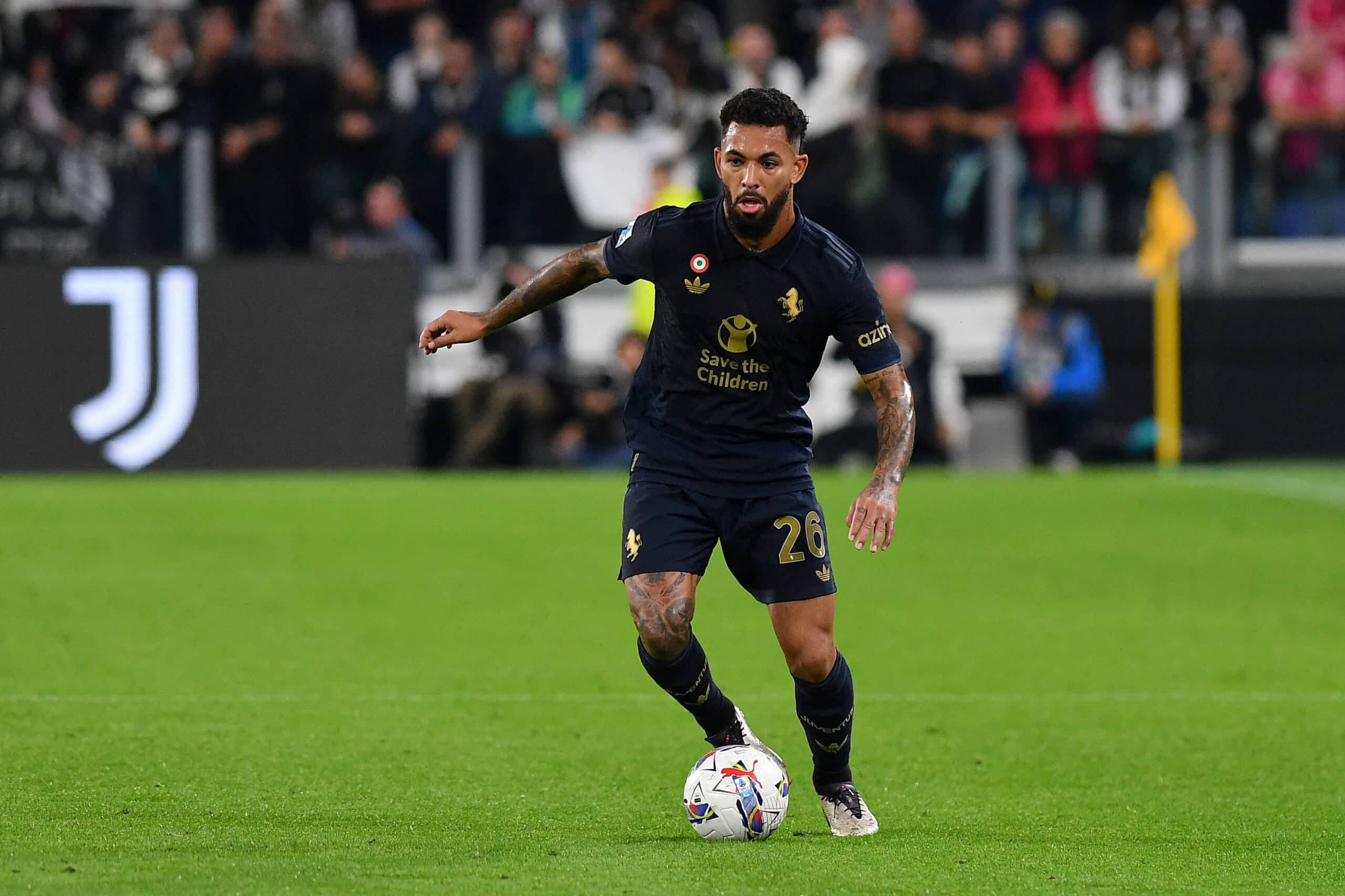 پیشتازی ناتینگهام فارست در جذب داگلاس لوییز از یوونتوس؛ انتقالی سرنوشت‌ساز برای تابستان