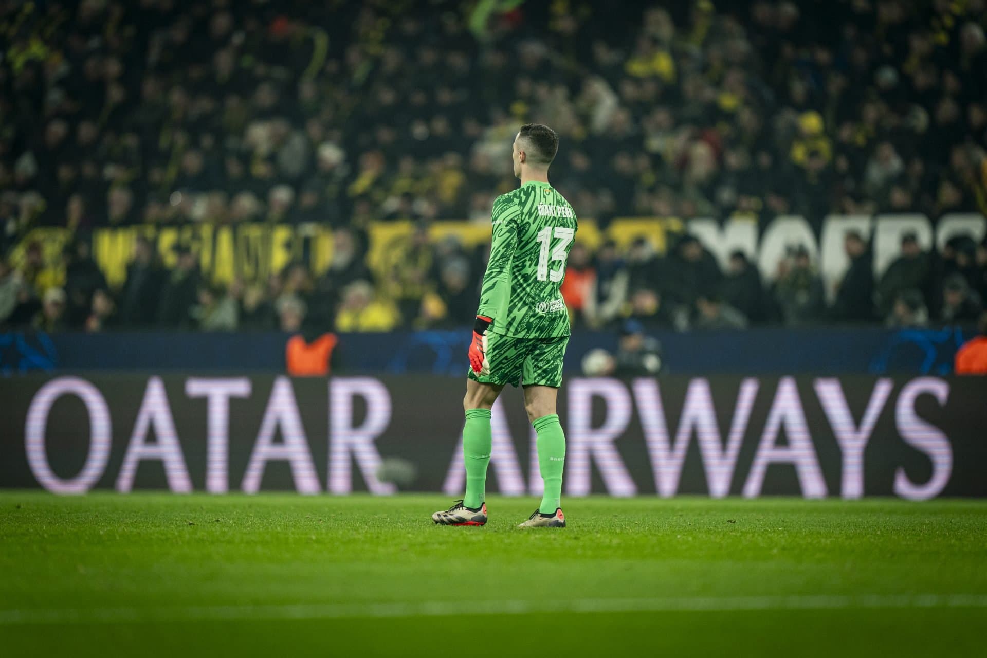 تیم کومو، گزینه جدید برای جذب اینیاکی پنا، دروازه‌بان بارسلونا