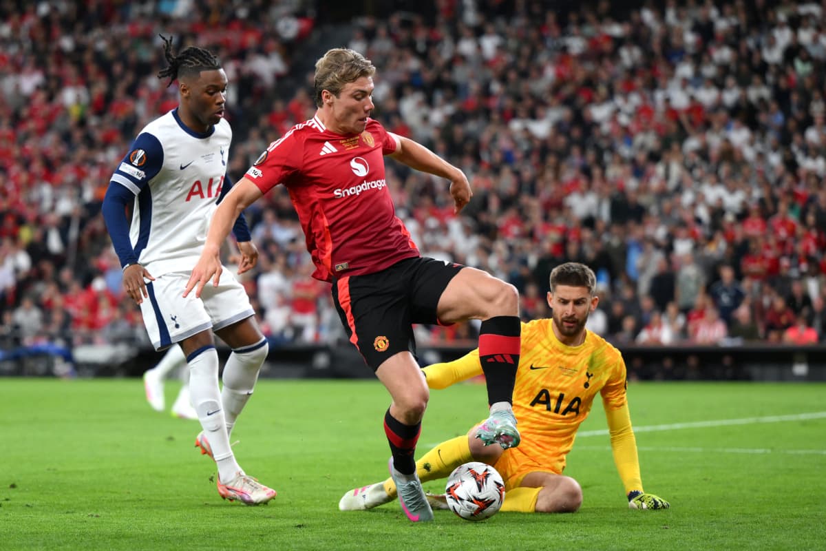 گفت‌وگوهای نمایندگان میلان با منچستریونایتد درباره انتقال راسموس هویلاند