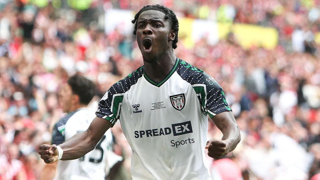 تمدید قرارداد الیازر مایندا با ساندرلند تا ۲۰۳۰؛ گامی مهم برای بازگشت به لیگ برتر